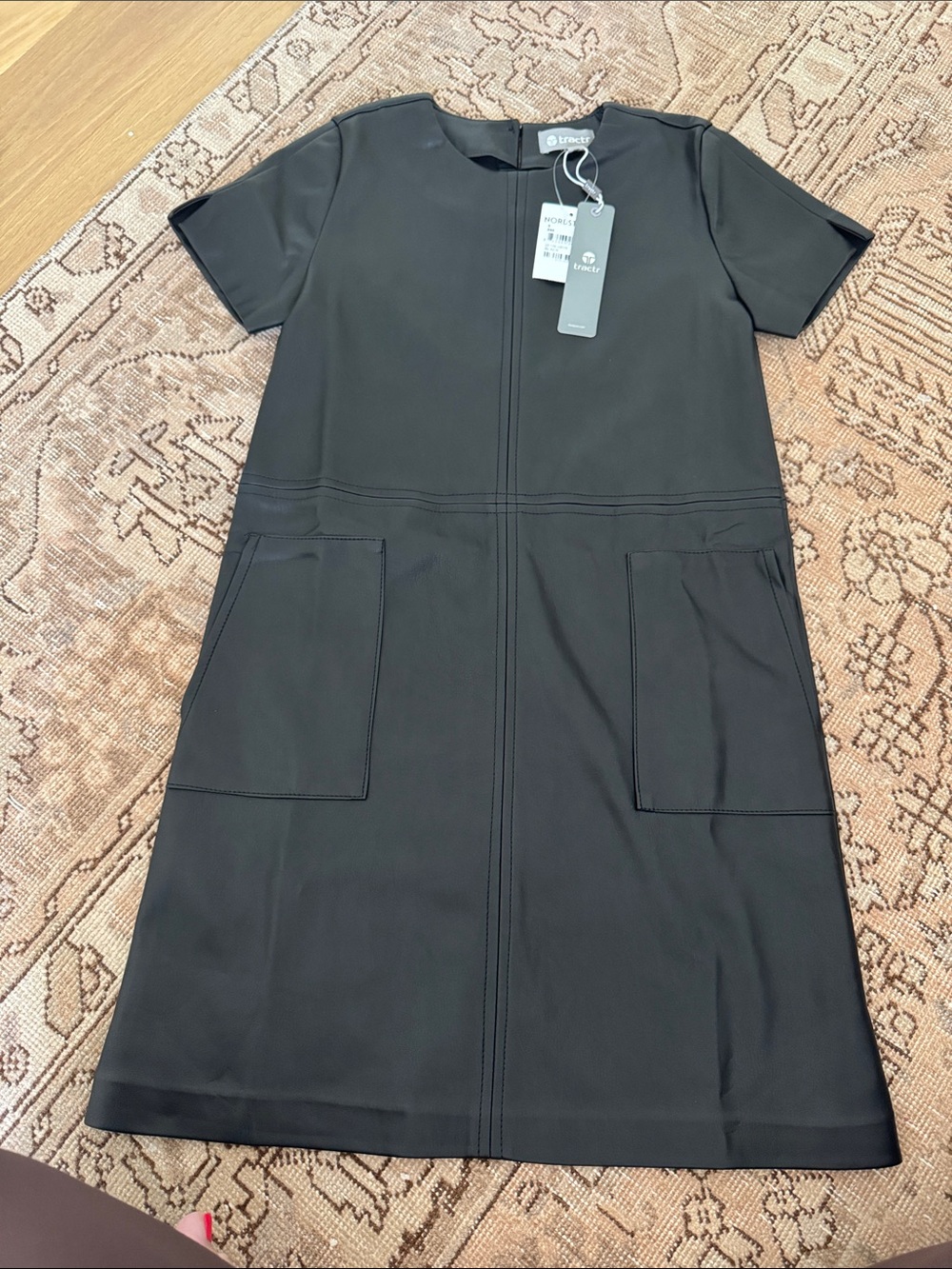 Girls NWT Tractr Black Short-Sleeve Shift Dress with Patch Pockets, Size S